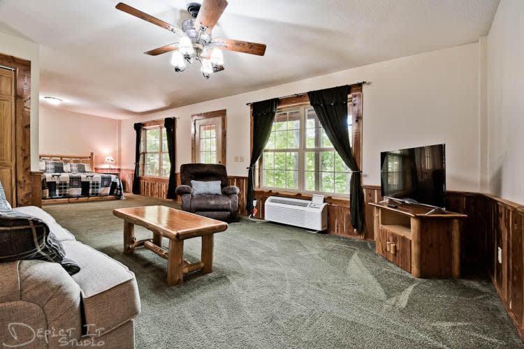 Secluded 2 Story Cabin Pool Wifi Smart Tvs Eureka Springs Eksteriør bilde